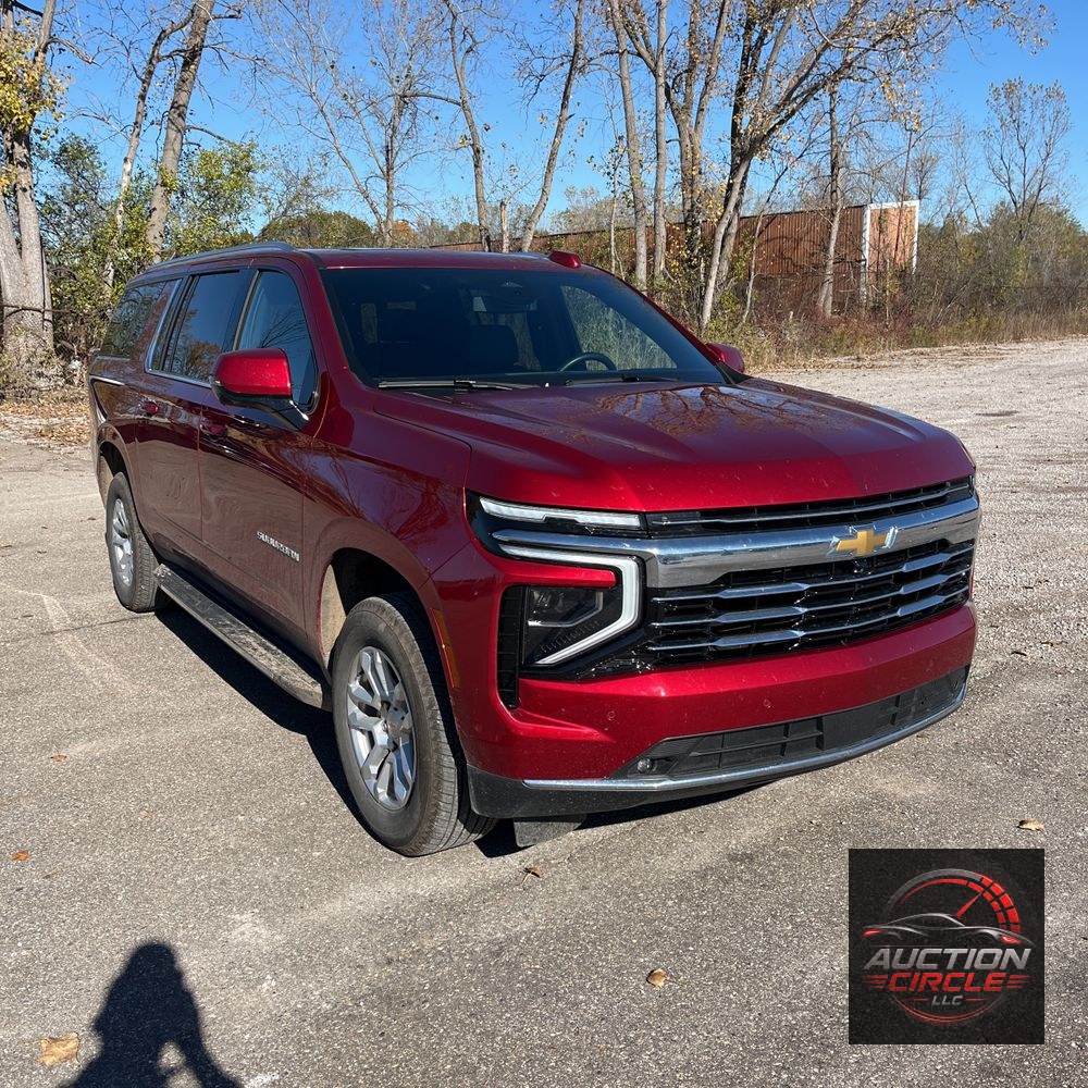 2025 Chevrolet Suburban LT