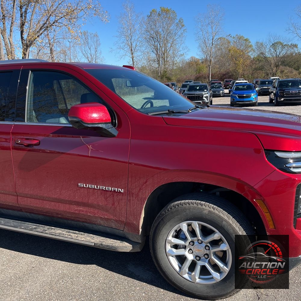 2025 Chevrolet Suburban LT