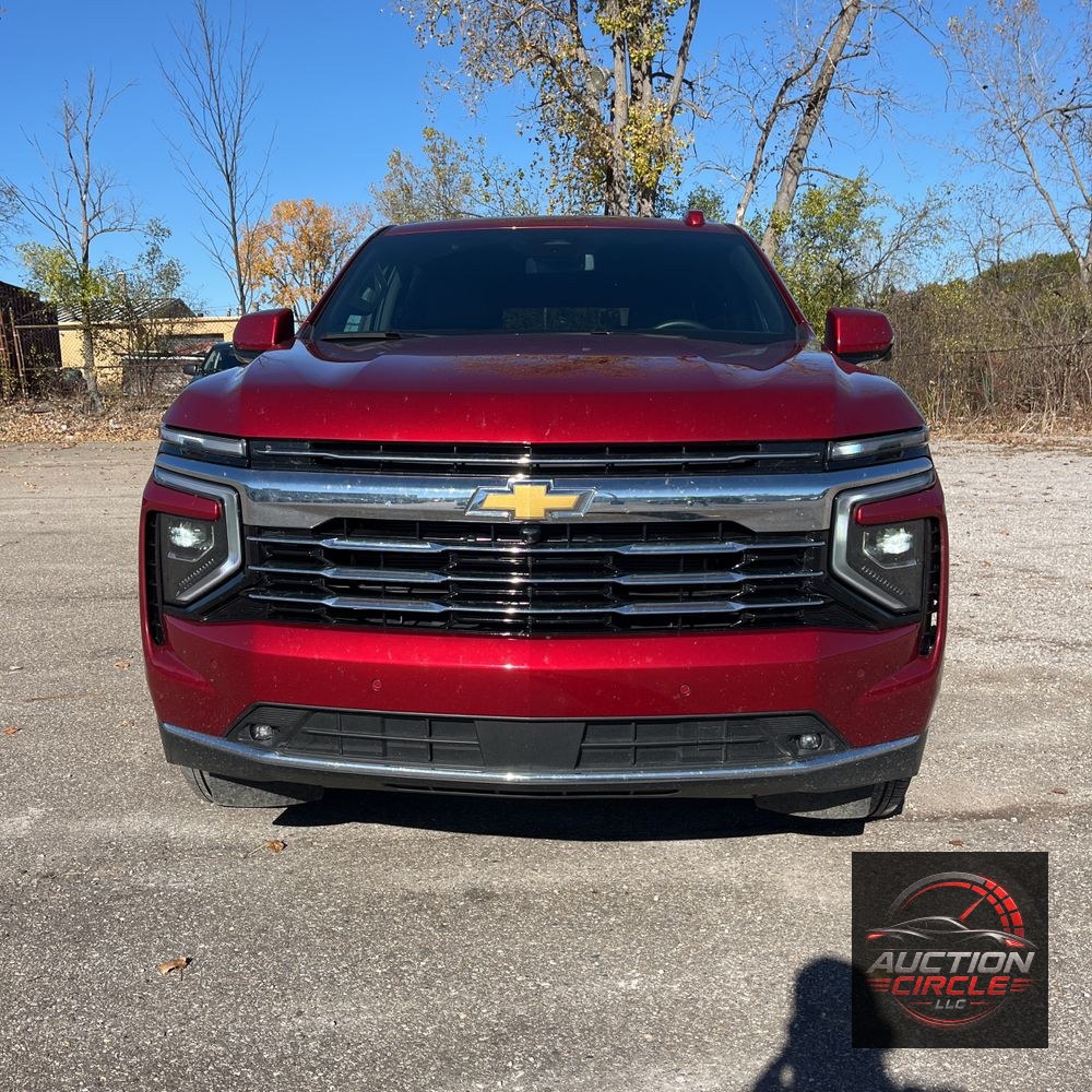 2025 Chevrolet Suburban LT