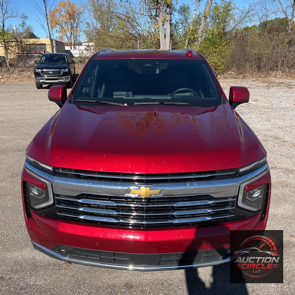 2025 Chevrolet Suburban LT