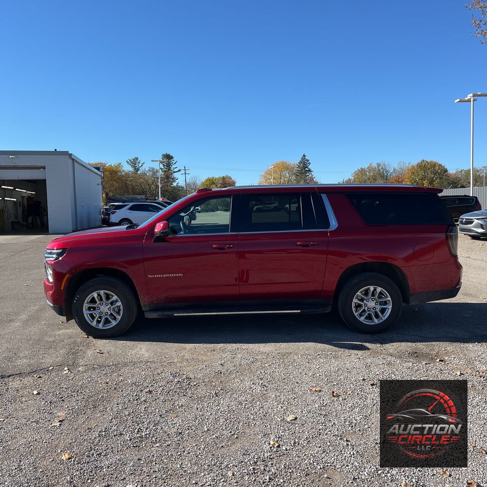 2025 Chevrolet Suburban LT