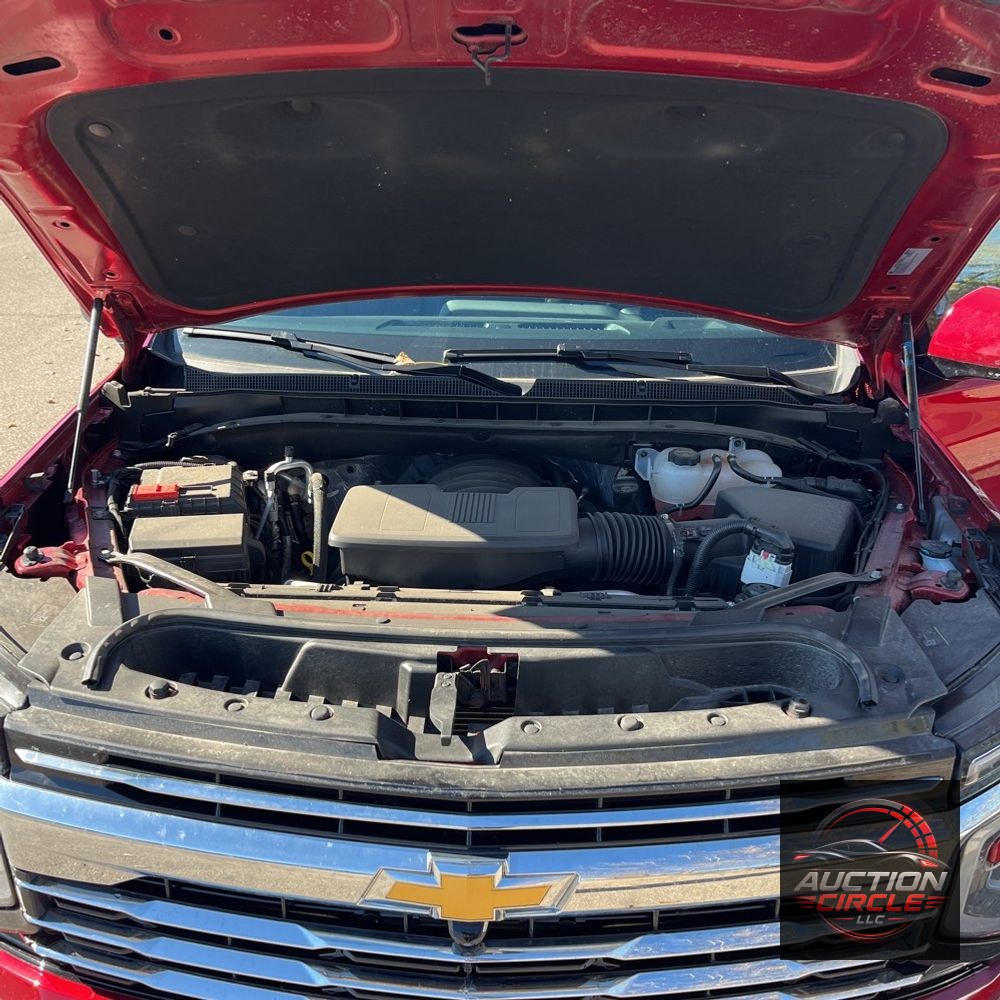 2025 Chevrolet Suburban LT