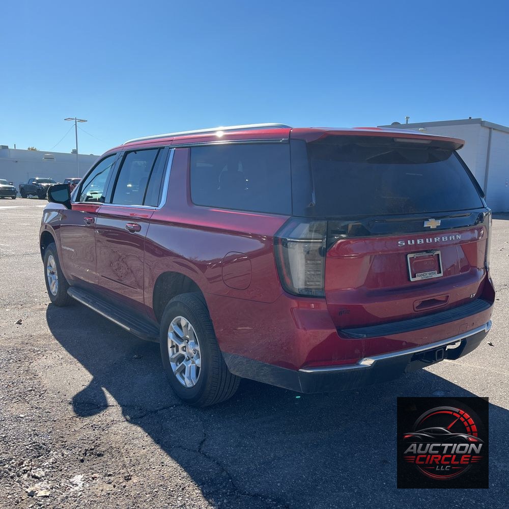2025 Chevrolet Suburban LT