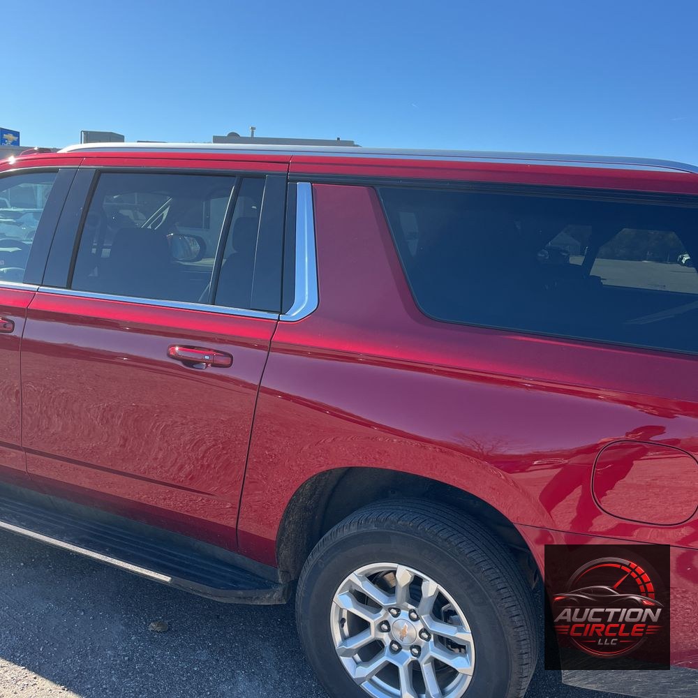 2025 Chevrolet Suburban LT