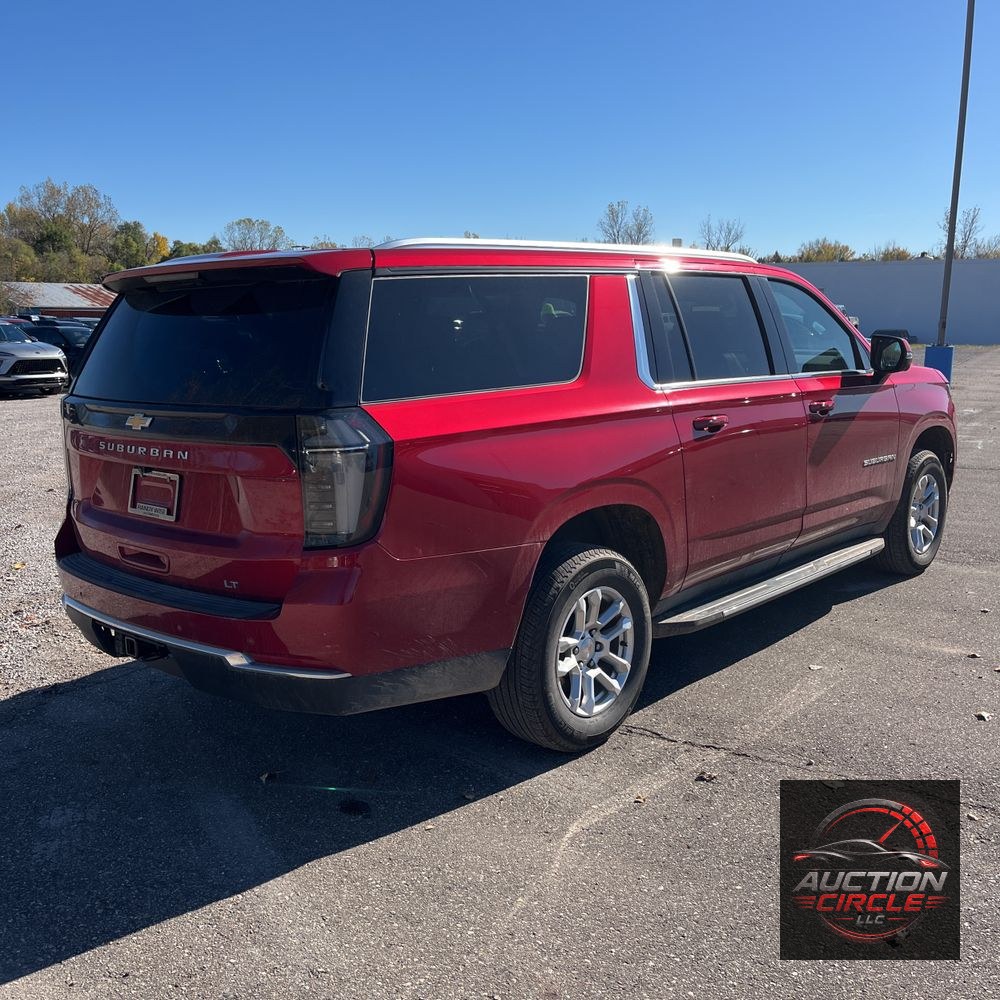 2025 Chevrolet Suburban LT