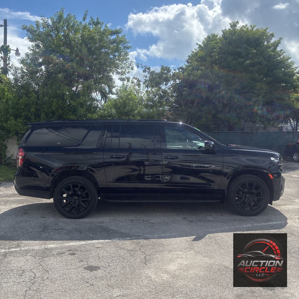 2023 Chevrolet Suburban RST