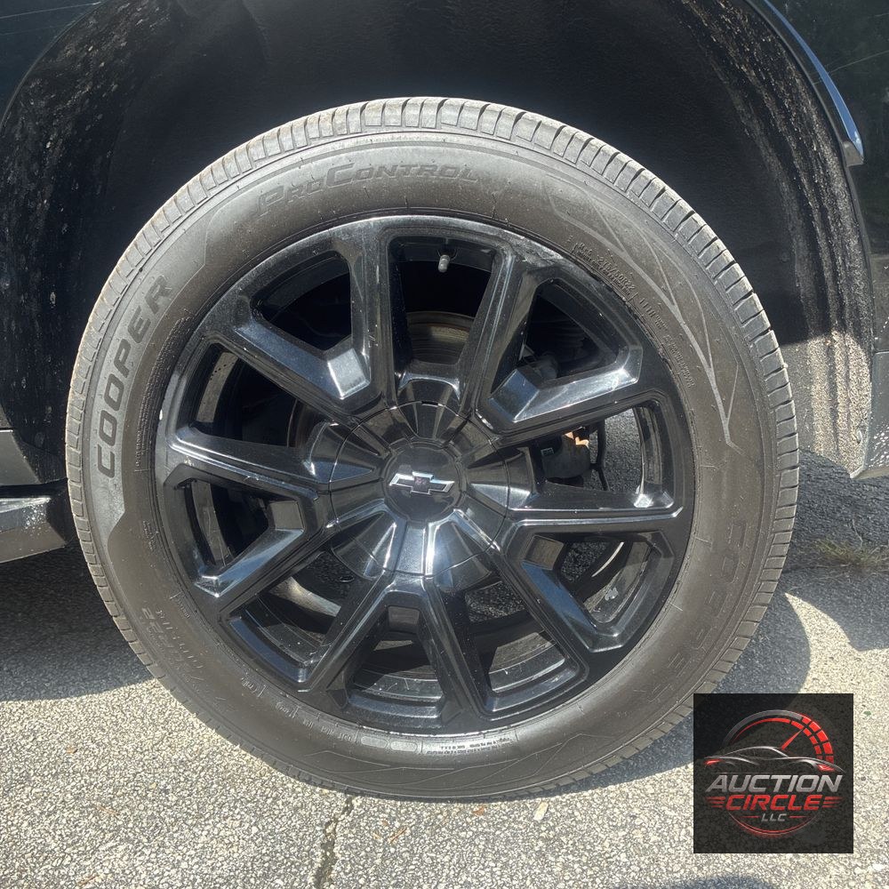 2023 Chevrolet Suburban RST