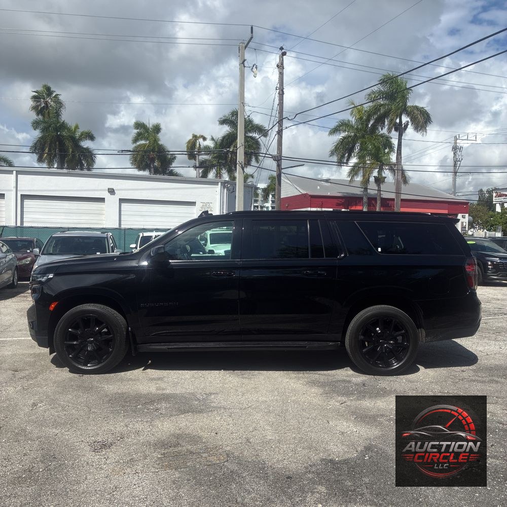 2023 Chevrolet Suburban RST