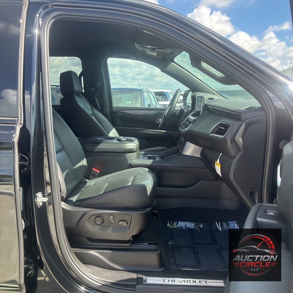 2023 Chevrolet Suburban RST