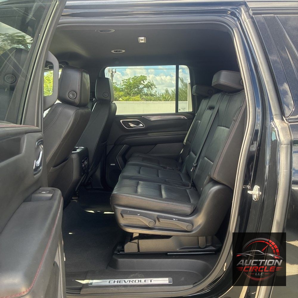 2023 Chevrolet Suburban RST