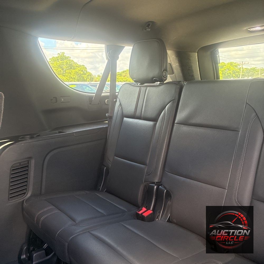2023 Chevrolet Suburban RST
