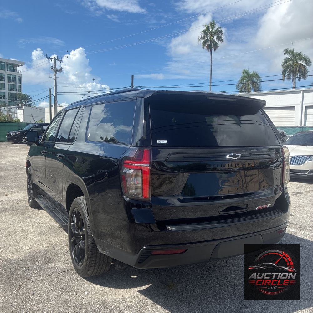2023 Chevrolet Suburban RST