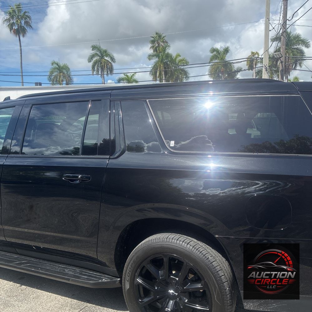 2023 Chevrolet Suburban RST