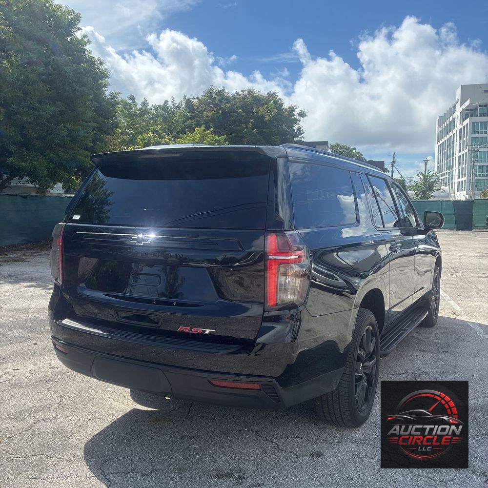 2023 Chevrolet Suburban RST