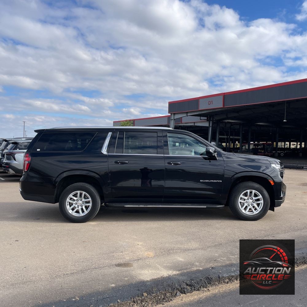 2024 Chevrolet Suburban LS