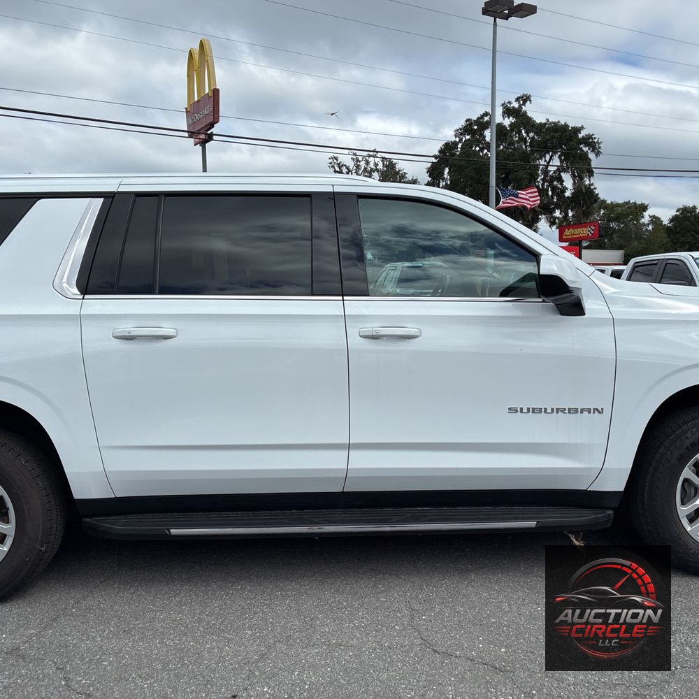 2023 Chevrolet Suburban LT