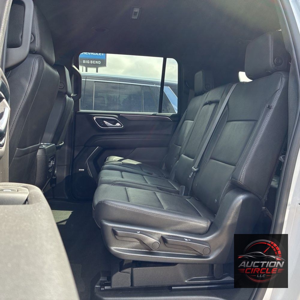 2023 Chevrolet Suburban LT