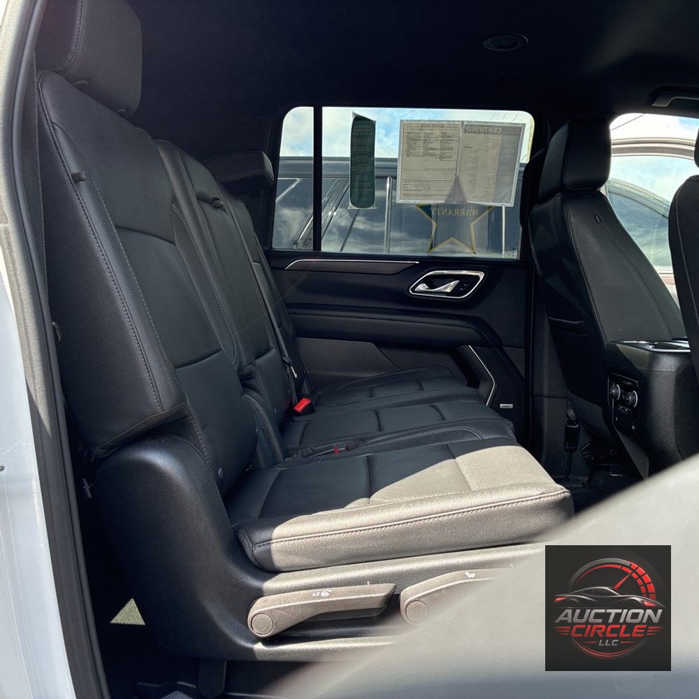 2023 Chevrolet Suburban LT