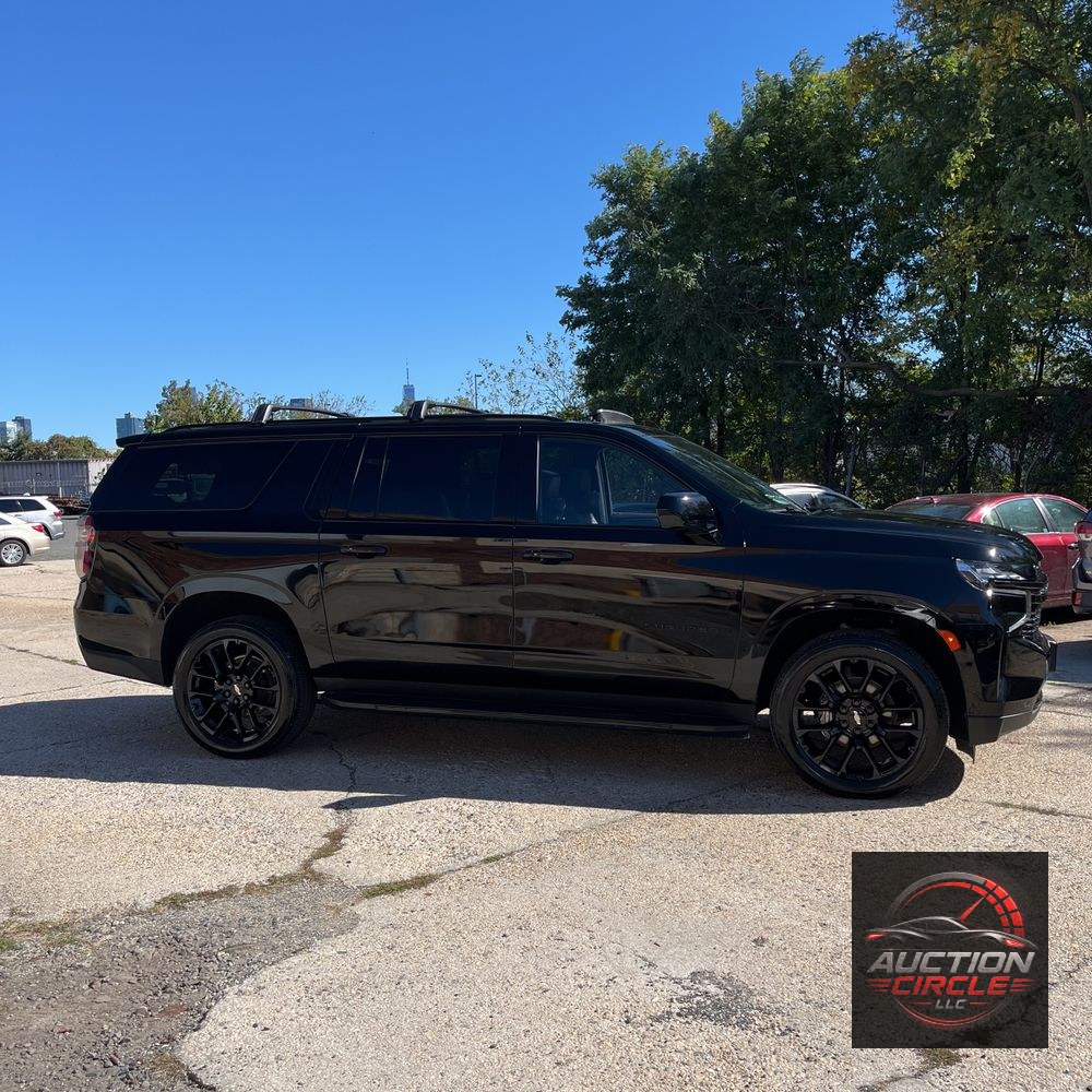 2023 Chevrolet Suburban RST