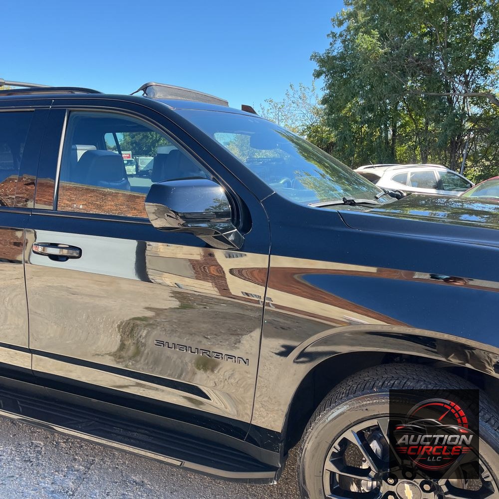 2023 Chevrolet Suburban RST