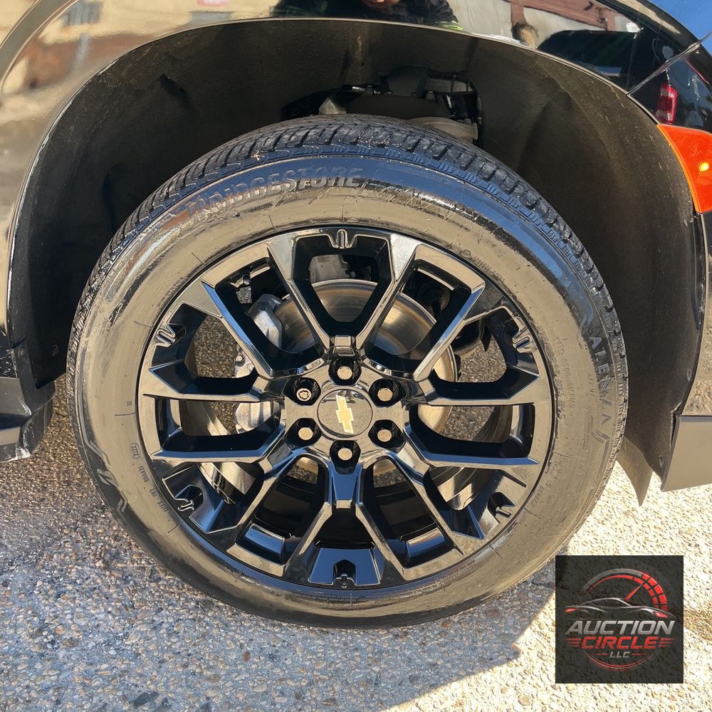 2023 Chevrolet Suburban RST