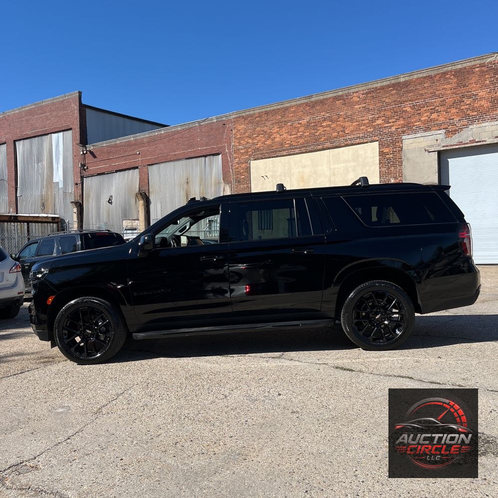 2023 Chevrolet Suburban RST
