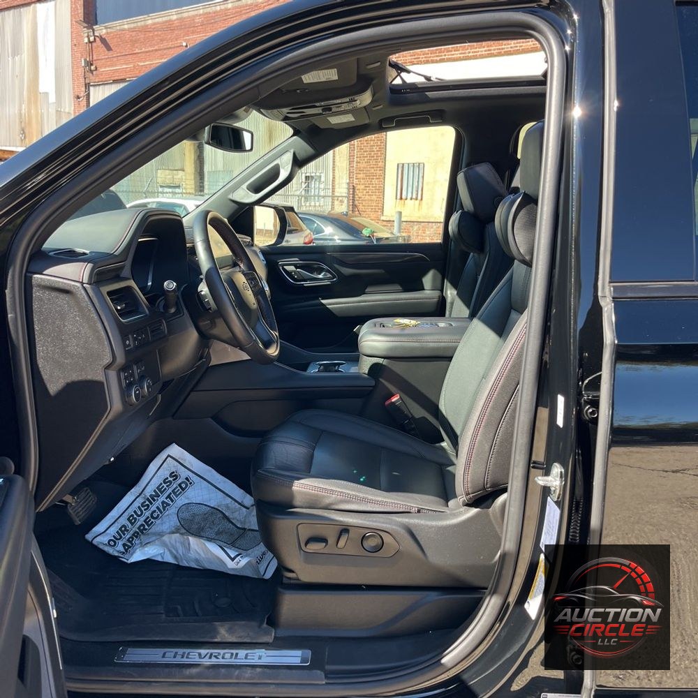 2023 Chevrolet Suburban RST