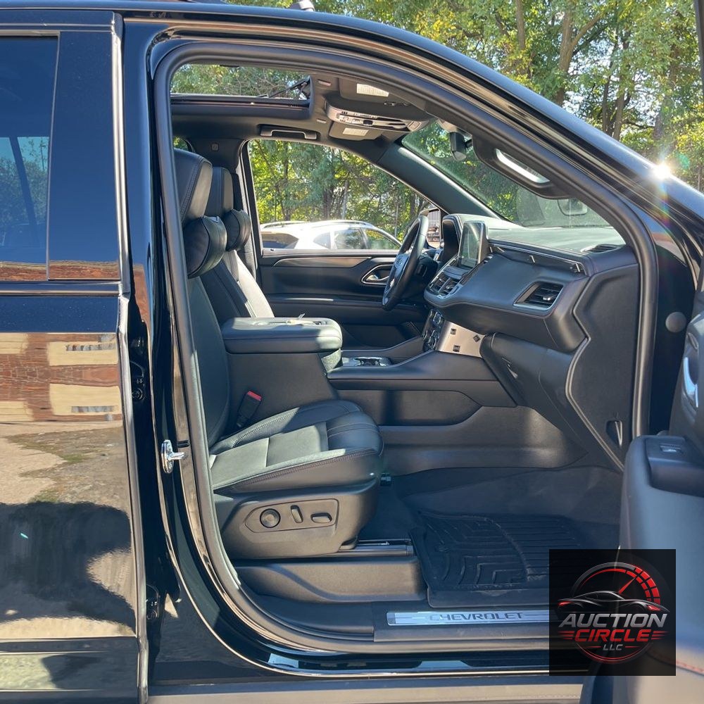 2023 Chevrolet Suburban RST