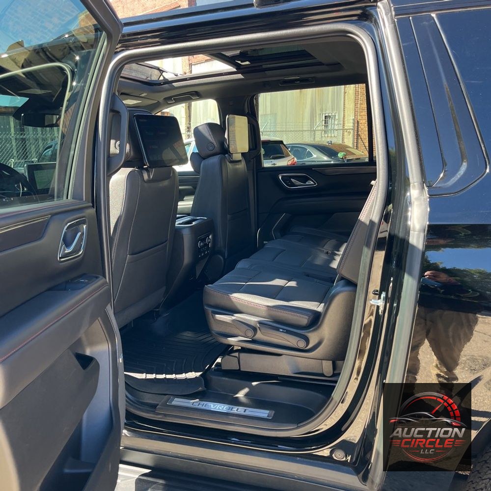 2023 Chevrolet Suburban RST