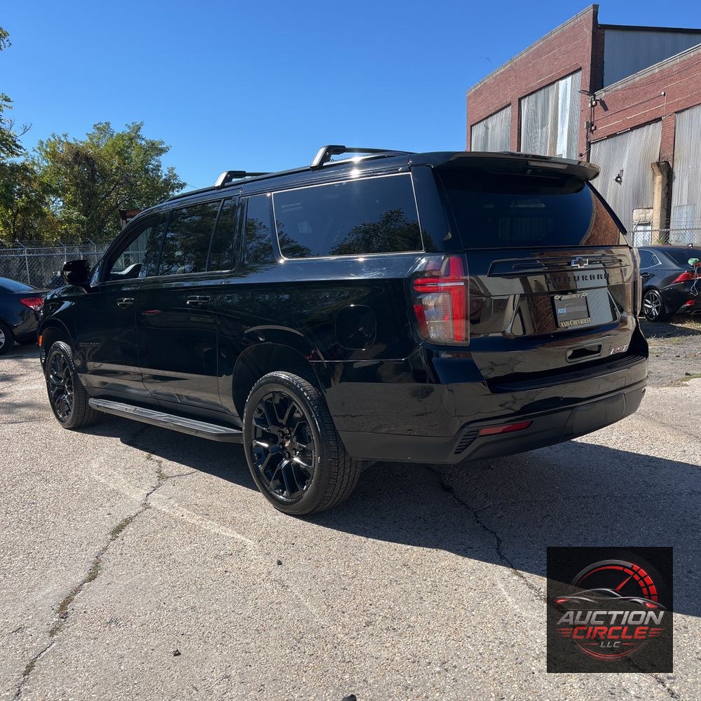 2023 Chevrolet Suburban RST