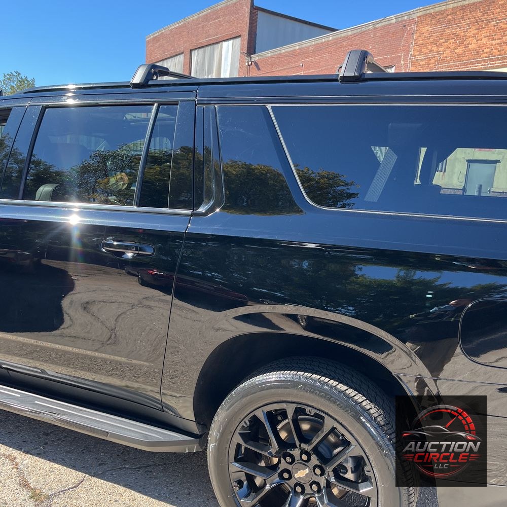 2023 Chevrolet Suburban RST