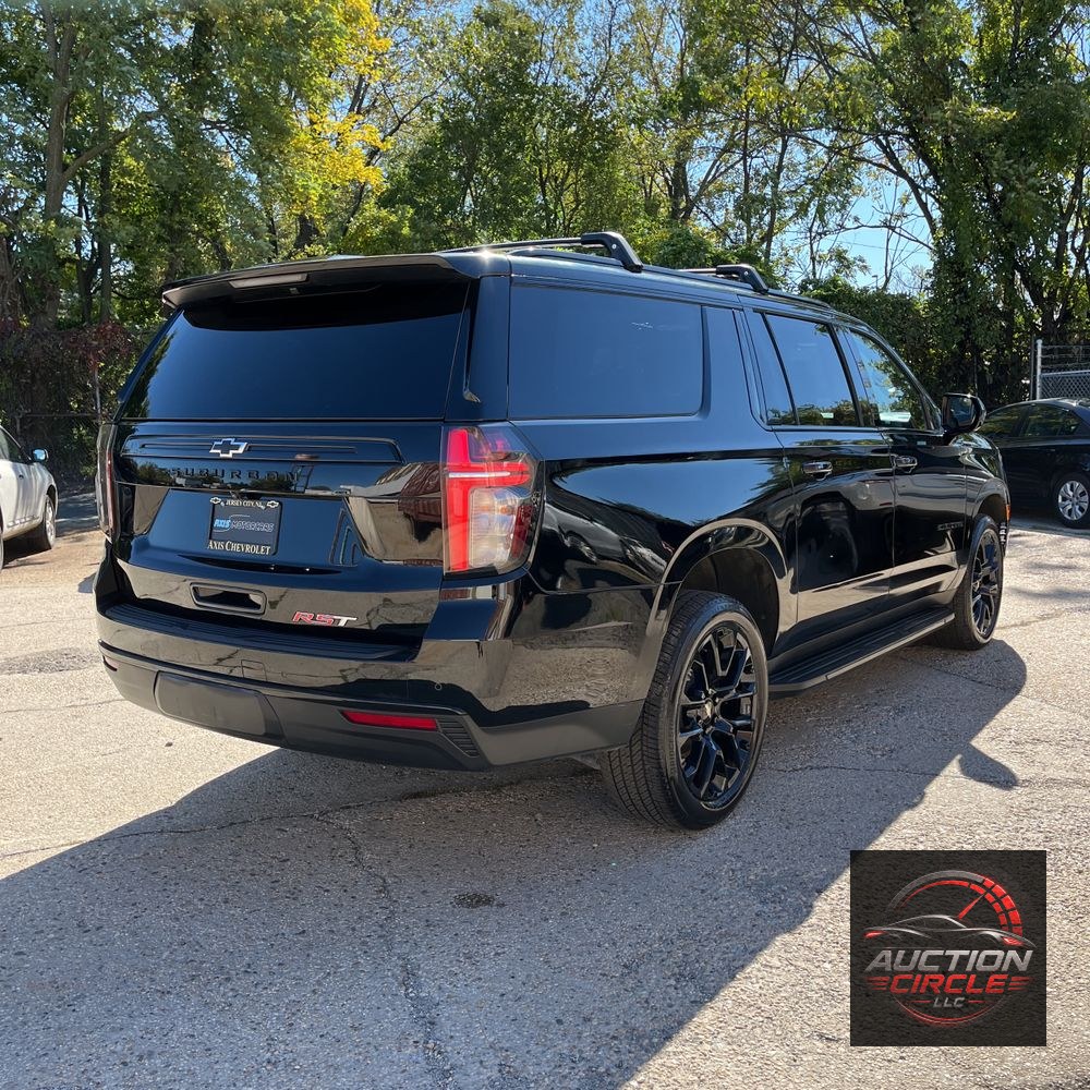 2023 Chevrolet Suburban RST