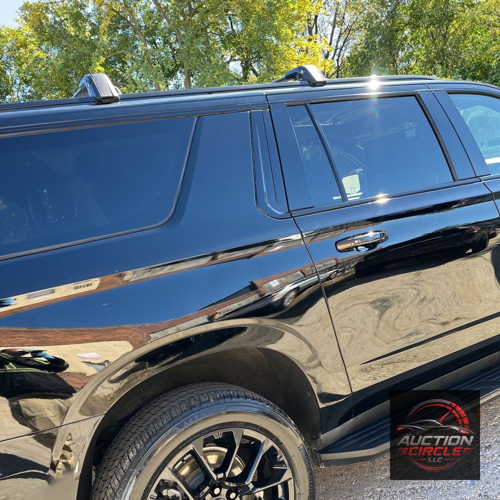 2023 Chevrolet Suburban RST