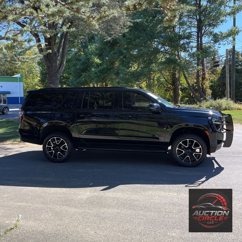 2023 Chevrolet Suburban RST