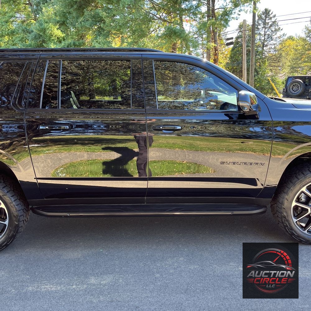 2023 Chevrolet Suburban RST