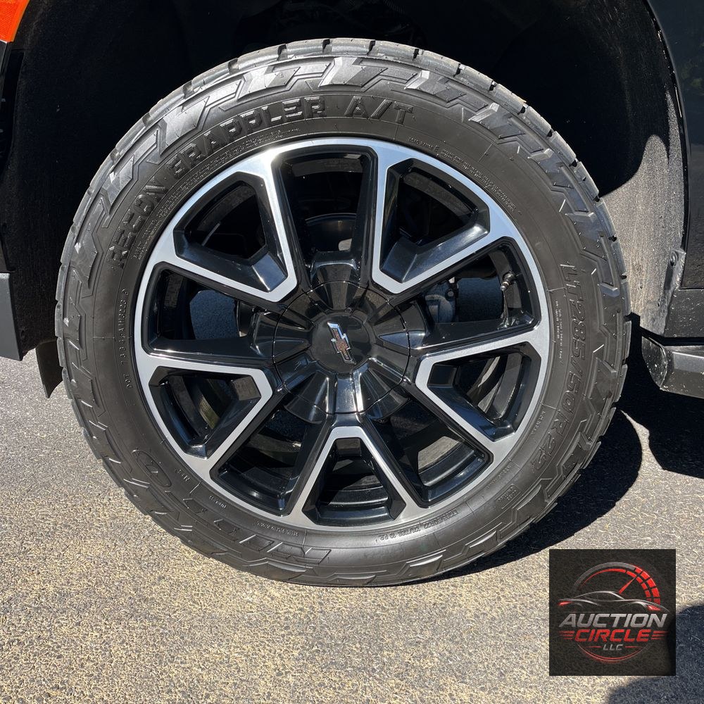 2023 Chevrolet Suburban RST