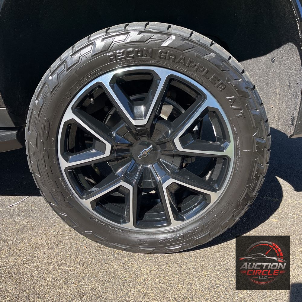 2023 Chevrolet Suburban RST