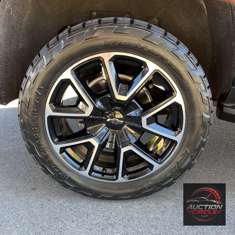 2023 Chevrolet Suburban RST