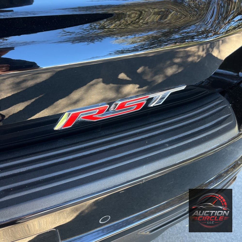 2023 Chevrolet Suburban RST