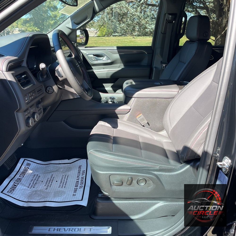 2023 Chevrolet Suburban RST
