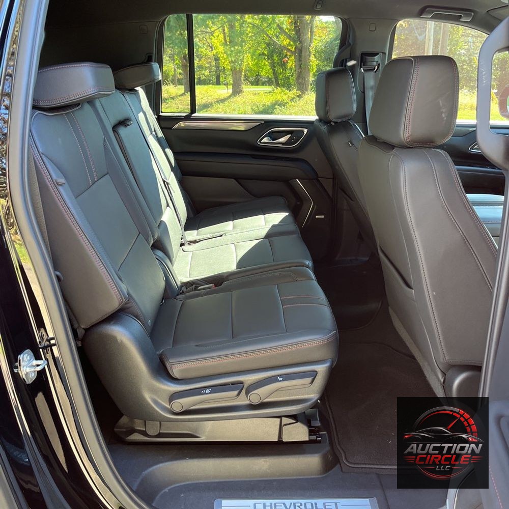 2023 Chevrolet Suburban RST