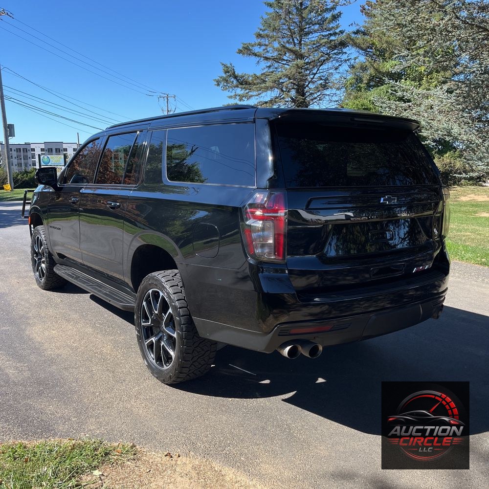 2023 Chevrolet Suburban RST