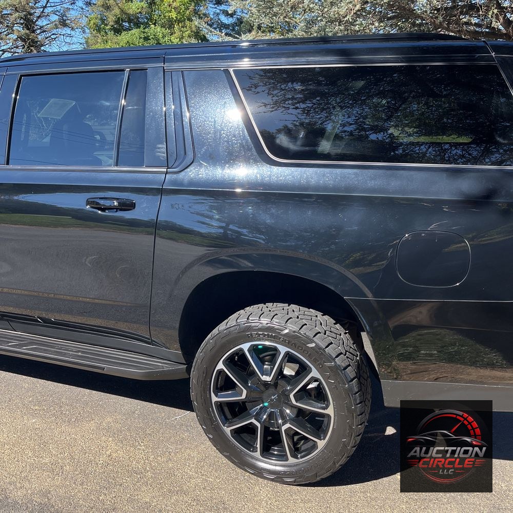 2023 Chevrolet Suburban RST
