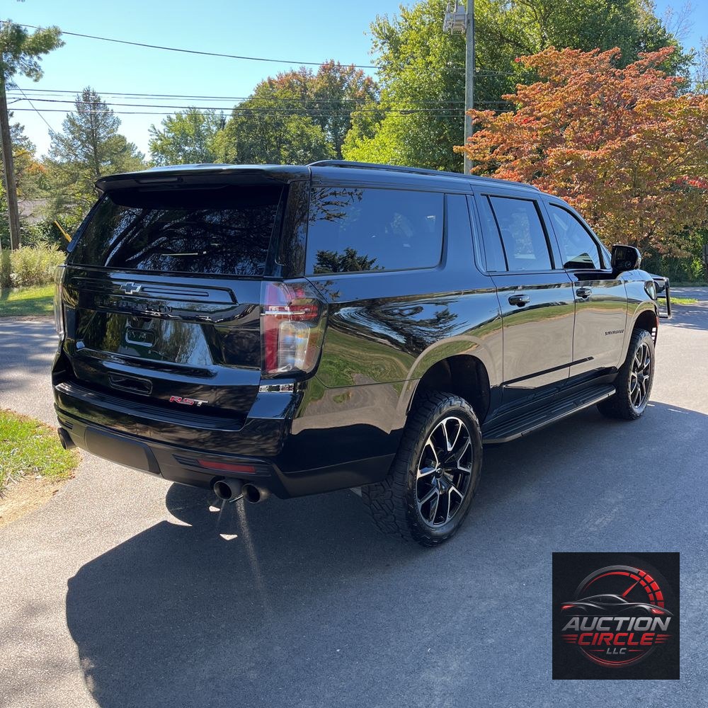 2023 Chevrolet Suburban RST