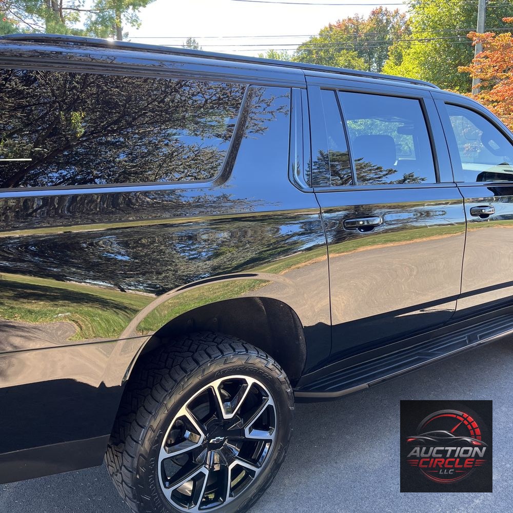 2023 Chevrolet Suburban RST