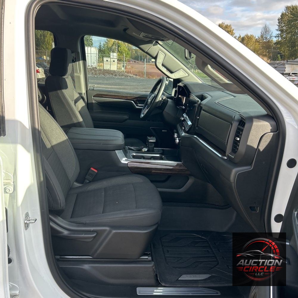 2025 GMC Sierra 1500 Elevation