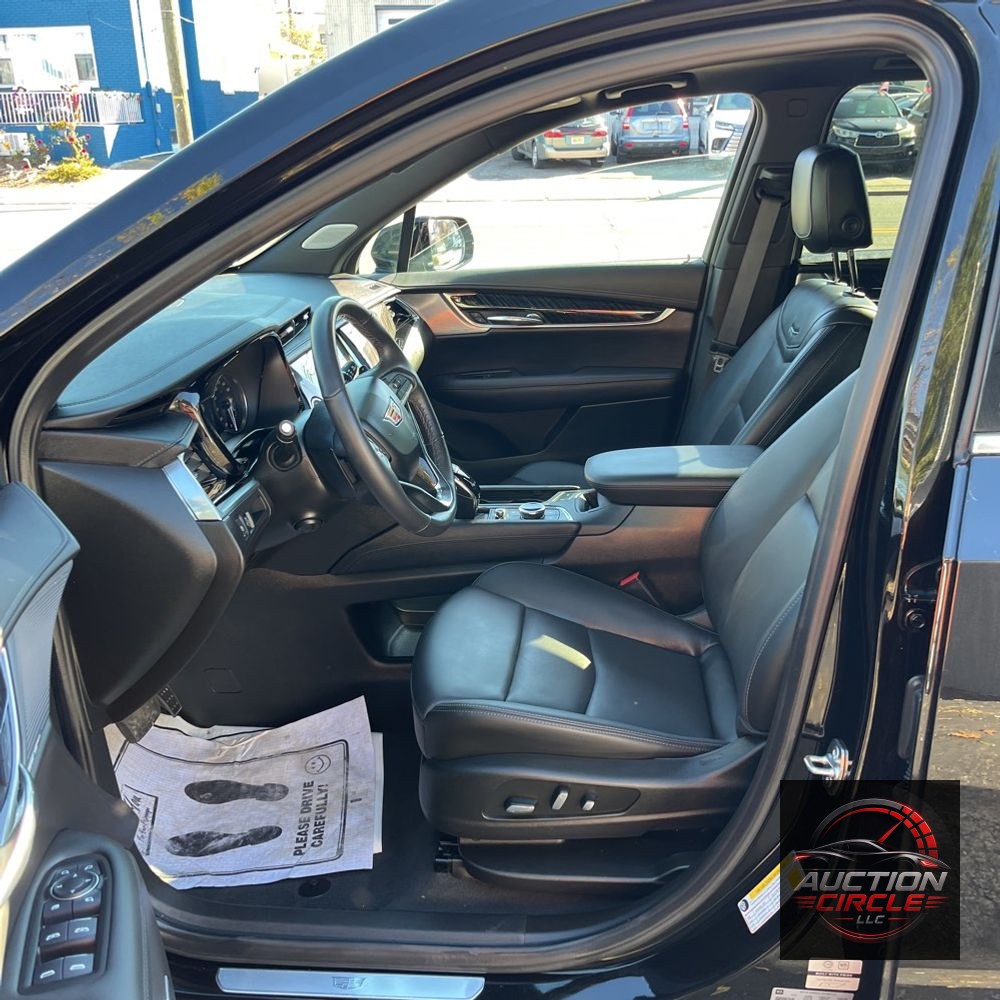 2025 Cadillac XT6 Premium Luxury