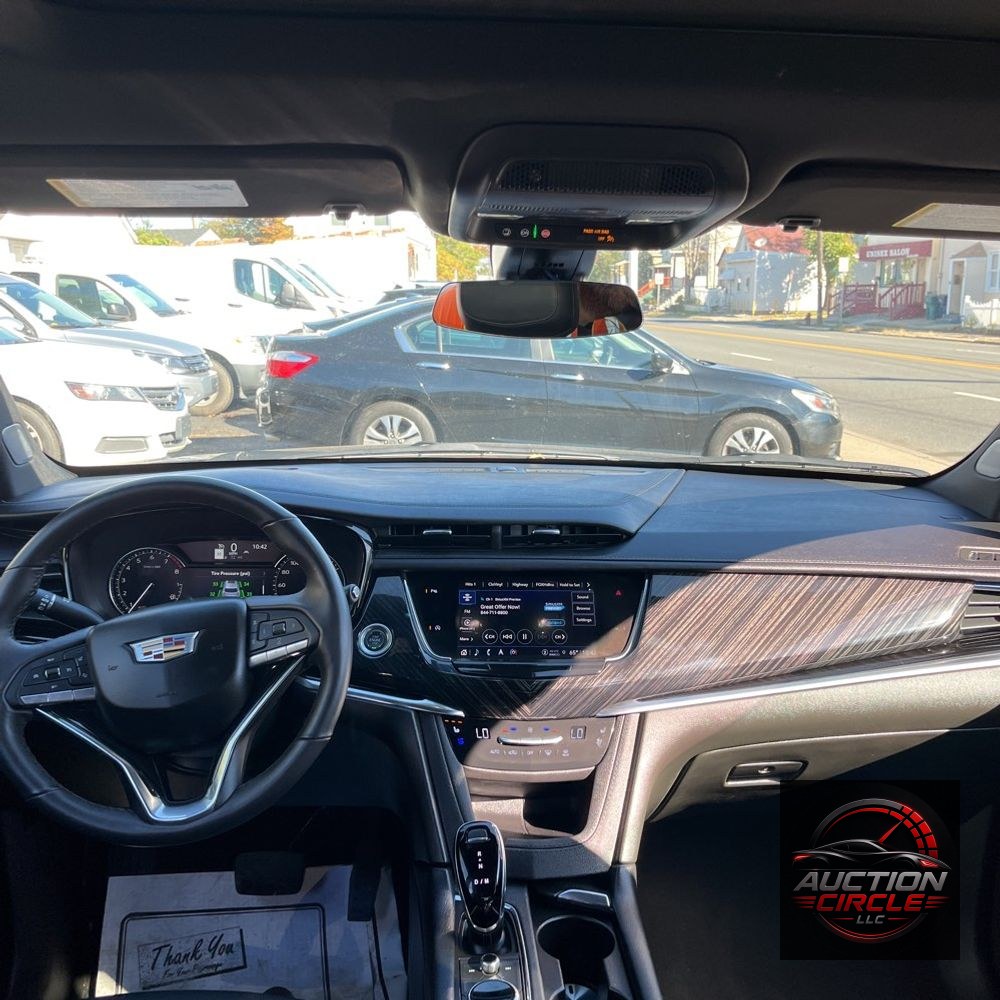 2025 Cadillac XT6 Premium Luxury