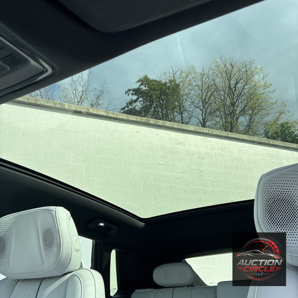 2024 Cadillac LYRIQ Luxury 2