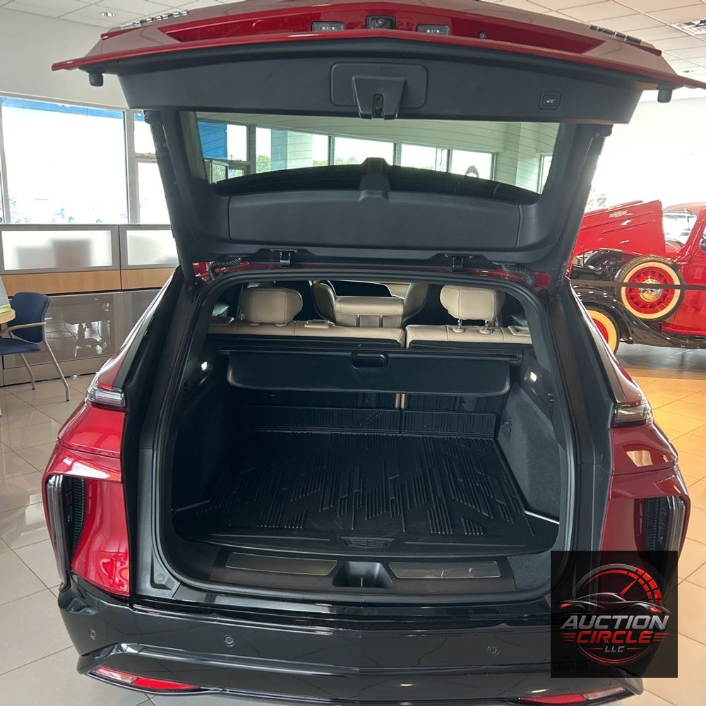 2024 Cadillac LYRIQ Sport 3
